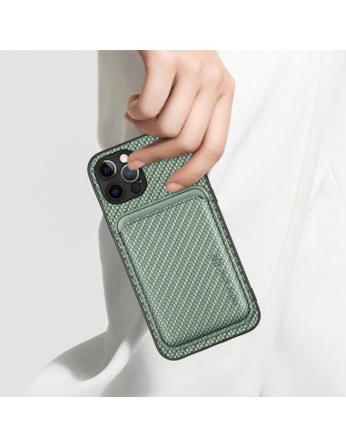 Grön iPhone 12 Pro Max skal med korthållare, hålls i hand med kort i facket
