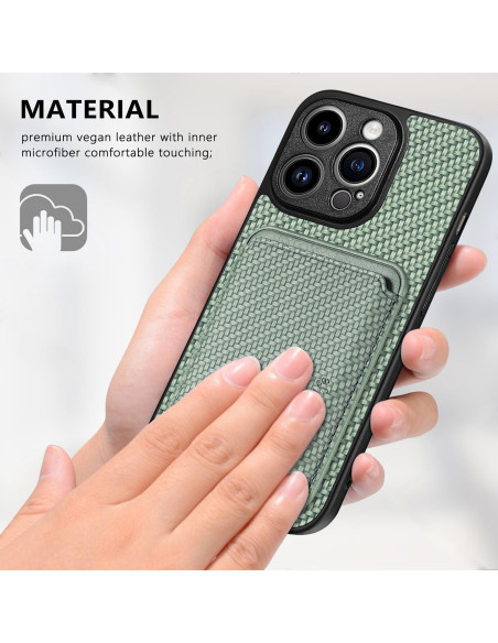 Grön iPhone 14 Pro Max skal med korthållare, visad i handen med fokus på den vävda texturen