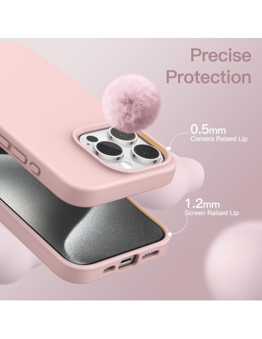 Närbild av rosa gummiskal för iPhone 15 Pro Max med upphöjd kant runt kameran