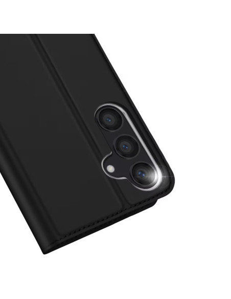 Svart mobilskal för Samsung S24 FE med kameraöppning, sett bakifrån med blanka detaljer