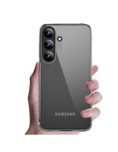 Genomskinligt skal för Samsung S25 Plus, hålls i hand med fokus på baksidan och kamerautskärningen