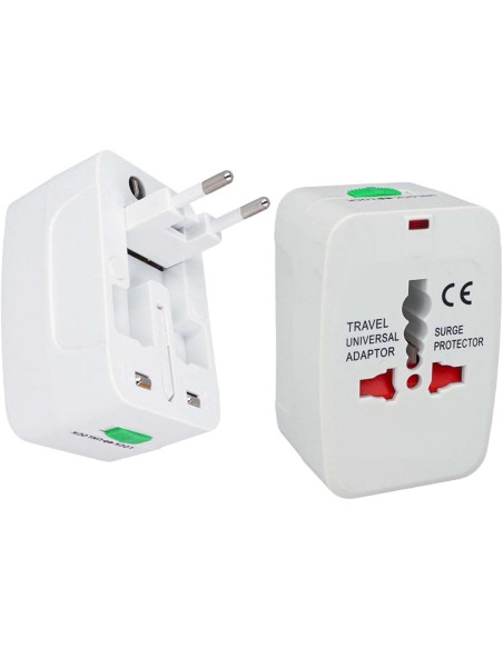 Sidan av en universal reseadapter med två USB-portar och strömförsörjning