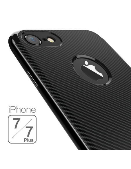 Svart FullCarbon-skal för iPhone 7 Plus, visad från sidan med kamerautskärning