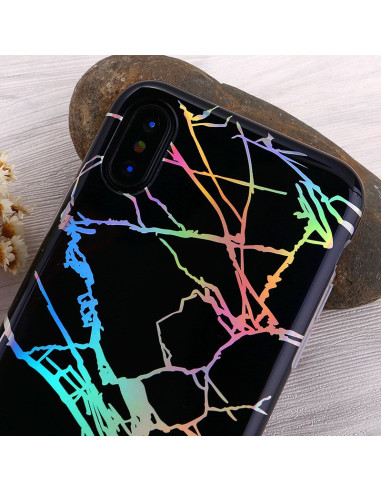 iPhone XS marmorskal med regnbågsfärgade ådror på svart bakgrund, sett från sidan