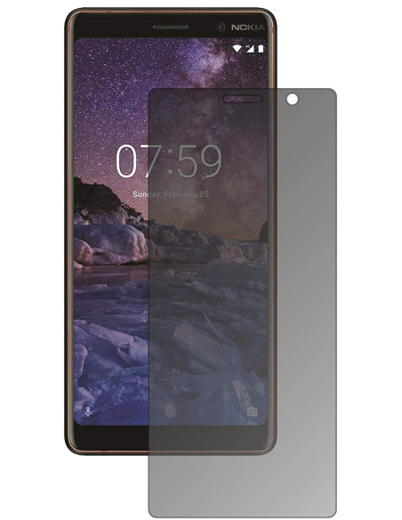 Privacy härdat glas för Nokia 7 Plus, monterat på telefonens skärm med stjärnhimmel i bakgrunden
