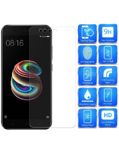 Närbild av härdat glas för Xiaomi Redmi 6A med rundade kanter och skyddande egenskaper