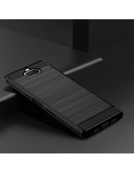 Xperia 10 Plus SlimCarbon skal i svart med texturerad yta, sett från baksidan