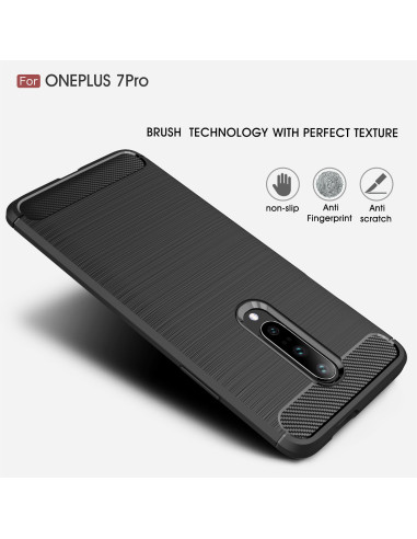 Oneplus 7 skal i svart TPU med borstad yta, sett snett framifrån för att visa textur och kameraöppning