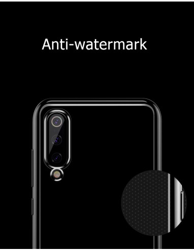 Baksidan av Huawei Y6 2019 med stöttåligt mjukt skal som visar kamerautskärningen