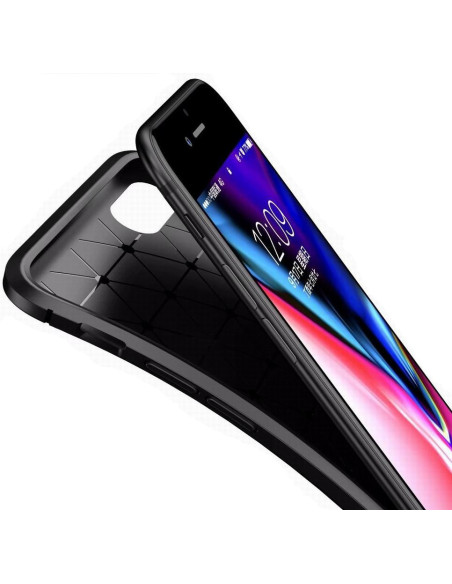 iPhone 8 Plus skal FullCarbon V4 sett från sidan med tydlig detalj av insidan