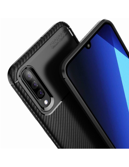 Närbild av Samsung A70 med FullCarbon V4-skal, visar kamerautskärning och elegant design
