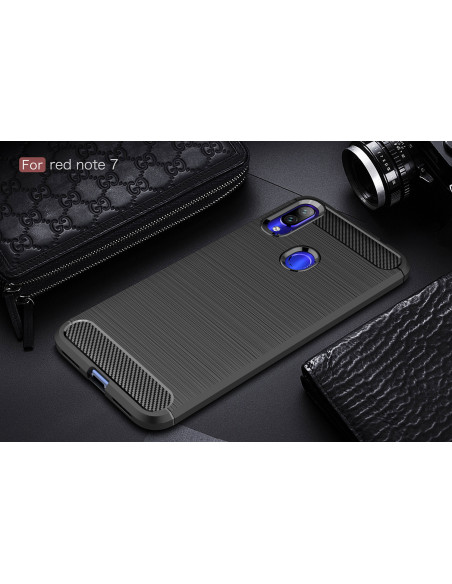 SlimCarbon-skal för Xiaomi Redmi Note 7, visat bakifrån med fokus på kamerautskärning och textur