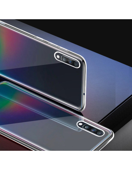 Samsung A7 2018 skal med transparent baksida, sett bakifrån med reflektioner