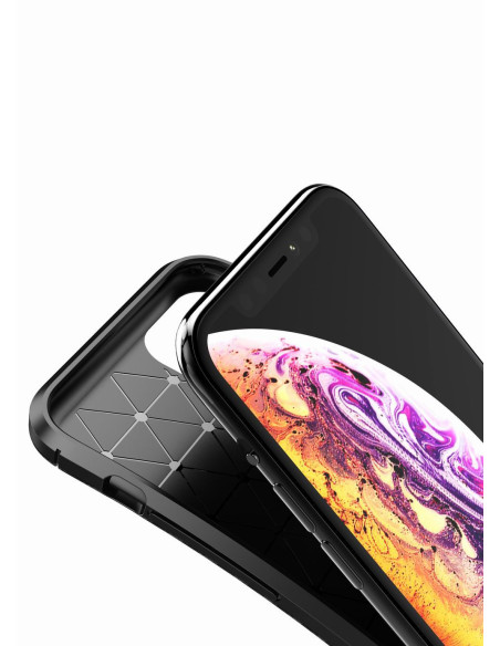 iPhone 11 skal i svart fullcarbon med öppet fack för kameran och skärmvisning