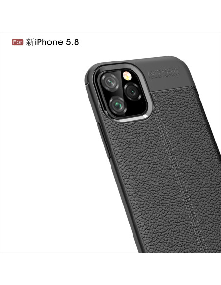 Svart läderskal för iPhone 11 Pro med kameraöppning, sett snett bakifrån
