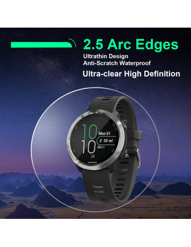 Garmin Forerunner 645 Music med härdat glas, visad i detalj med fokus på skärmen och aktivitetsinformation