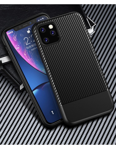 iPhone 11 Pro Max mobilskal i FullCarbon med texturerad yta, monterat på telefon