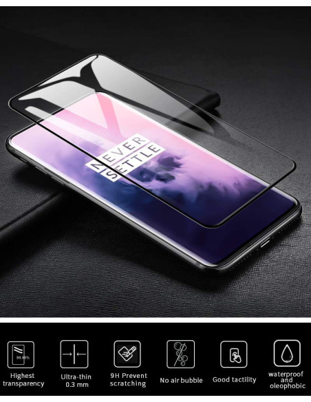 OnePlus 7T Pro med härdat glas applicerat, visat från sidan