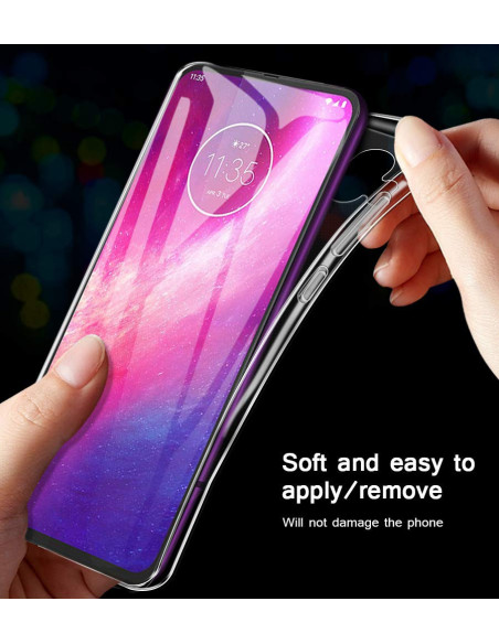 Transparent TPU-skal som appliceras på Motorola One Hyper med fokus på skärmens framsida