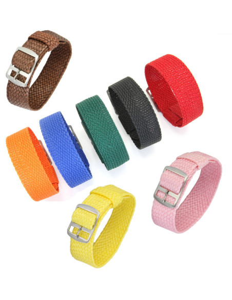 Flätade klockarmband i olika färger, inklusive svart och röd, med spänne