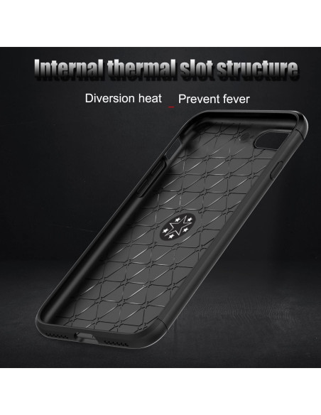 Detaljvy av insidan på svart stöttåligt skal för iPhone 7 Plus med termisk slotstruktur