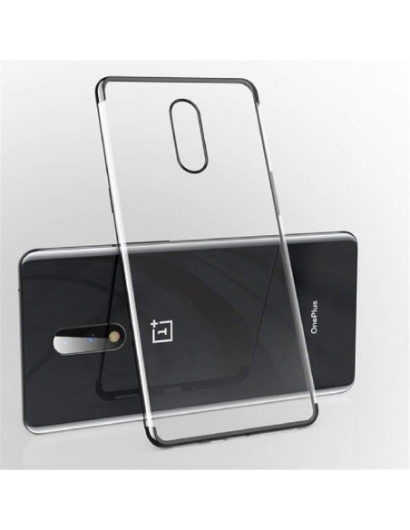 Svart stötdämpande gummiskal för OnePlus 8, sett från sidan med telefon i bakgrunden