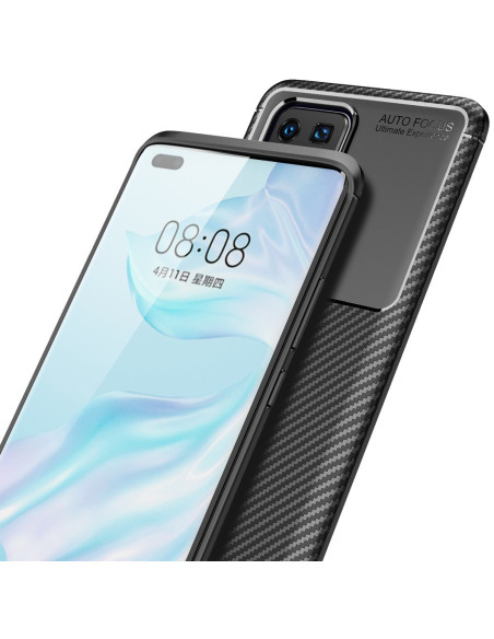 Närbild av Huawei P40 Pro med FullCarbon V4-skal, visar karbonfiberdesign och kamerautskärning