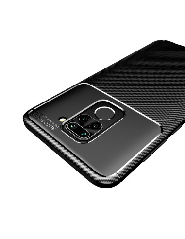 Xiaomi Redmi Note 9 med FullCarbon V4-skal, visat i en vinklad detaljvy som framhäver kameran