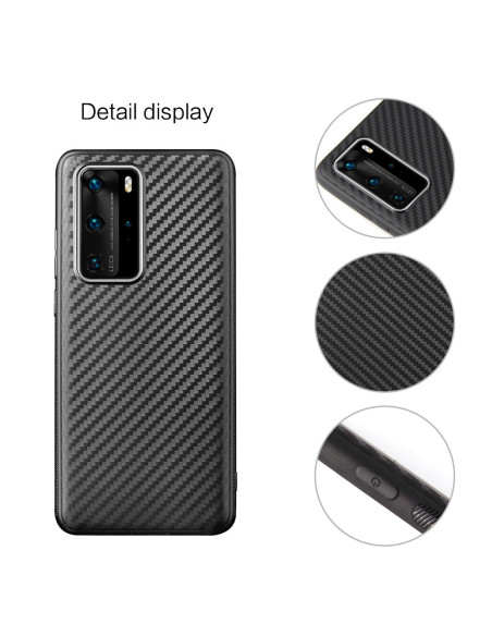 Detaljvy av Huawei P40 Pro skalet FullCarbon V2 med karbonfibertextur och knappar