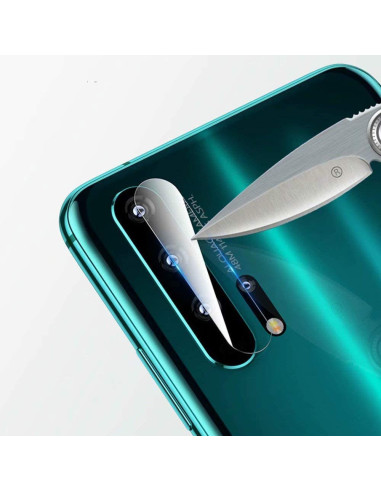 Närbild av linsskydd som skyddas av en kniv på Motorola Moto G8 Power