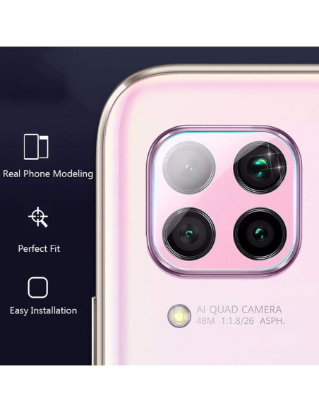 Närbild av Huawei P40 Lite med fokus på kameramodulen och linsskyddet
