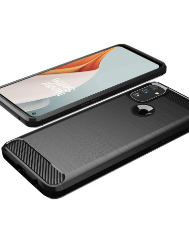 SlimCarbon-skalet för Oneplus Nord N100 sett från sidan med kameraöppning och texturerad yta