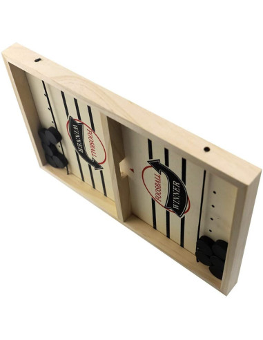 Brädspel SlingPuck i trä med puckar, vy från sidan med spelplan och mittlinje