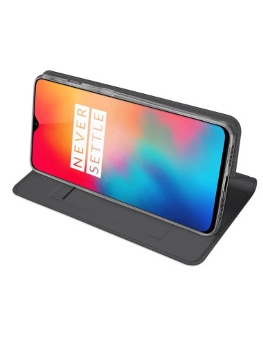 OnePlus 6T Flipfodral Skin Pro med kortfack, stående med telefon i, visande skärm