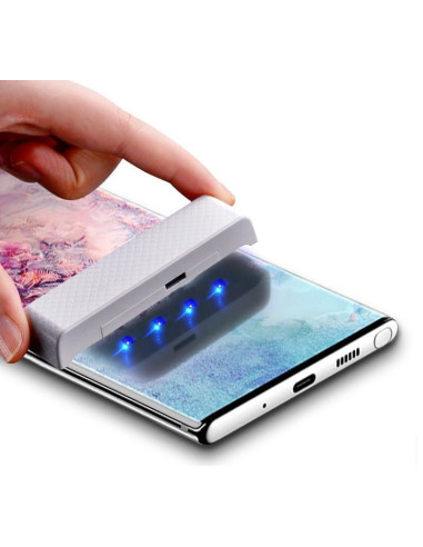 Installation av Mocolo UV skärmskydd på Xiaomi Mi 10, med appliceringsverktyg i fokus