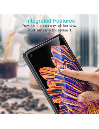 Närbild av Samsung xCover 5 med härdat glas som visar tydlig skärmkänslighet och klarhet