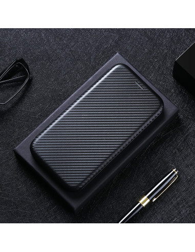 Xiaomi Mi 10T flipfodral med kolfiberdesign, liggande på en svart yta