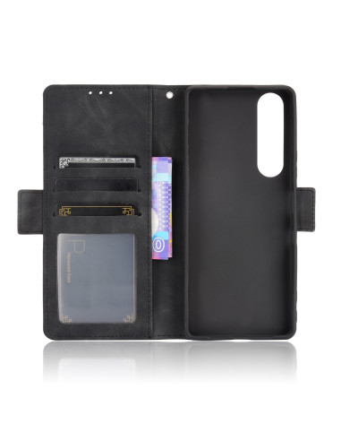 Inuti plånboksfodralet för Xperia 1 III med plats för kreditkort och sedlar