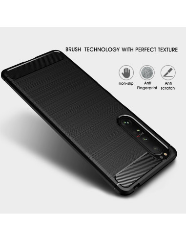 Xperia 1 III SlimCarbon skal med texturerad yta och kameraöppning, sett snett framifrån