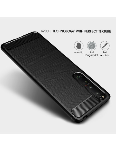 Xperia 1 III SlimCarbon skal med texturerad yta och kameraöppning, sett snett framifrån