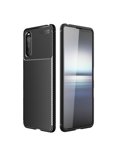 Slimmat skal i karbonfiberdesign för Xperia 10 III, sett från sidan med skärmen synlig