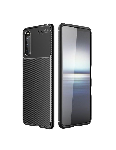 Slimmat skal i karbonfiberdesign för Xperia 10 III, sett från sidan med skärmen synlig