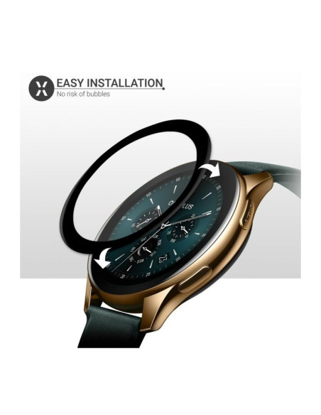Närbild av installation av FullFrame 3D härdat glas på OnePlus Watch
