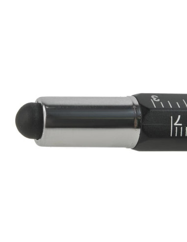 Närbild av kulspetspenna med stylus och linjal, fokus på spetsen