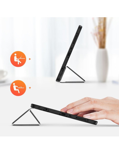 Svart Dux Ducis Domo fodral för Samsung Tab A7 Lite, visat i stativläge med hand som trycker på skärmen