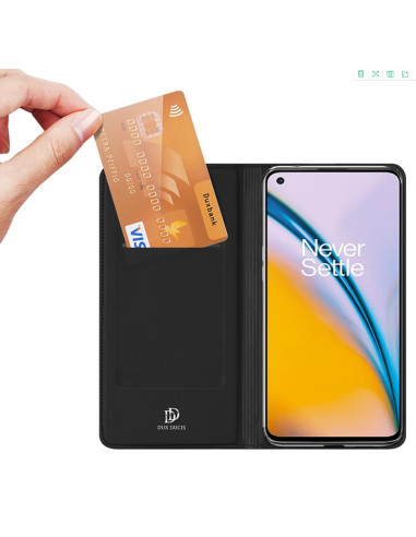 Närbild av OnePlus Nord 2 5G flipfodral med kortfack och telefon insatt