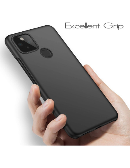 Mattsvart skal för Google Pixel 4a 5G hålls i handen, med fokus på greppvänlig design