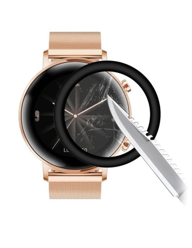 Närbild av Huawei Watch GT 2 med repor på skärmen, visar behovet av 3D-härdat glas