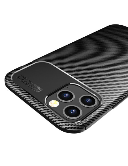 Detaljvy av FullCarbon V4-skal för iPhone 13 Pro Max med fokus på kamerautskärning och textur
