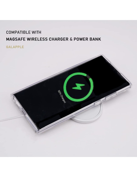 Samsung S22 Ultra med transparent skal, placerad på MagSafe-laddare, visande laddningssymbol